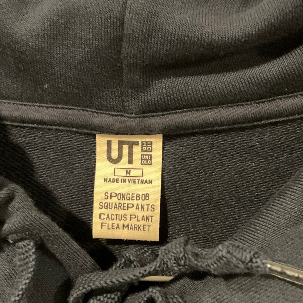 Uniqlo Black Hoodie with Burger Graphic - Picture 9 of 9